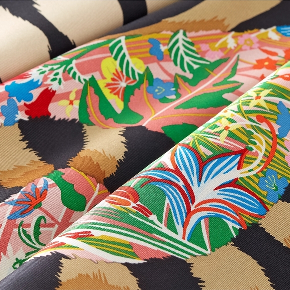 GIFTABLE Hermès Tyger Tyger Silk Scarf 70 - Picture 3 of 11